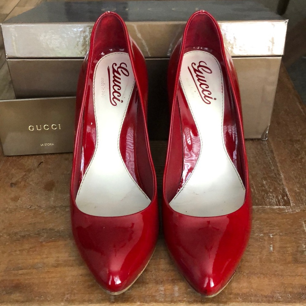 VGUC Gucci Patent Leather Pumps size 38 Red